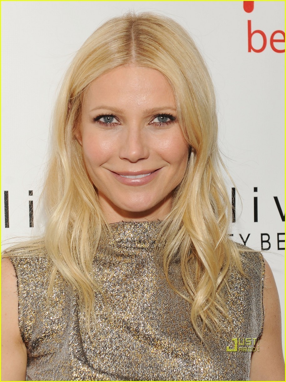  p>格温妮斯·帕特洛(gwyneth paltrow),1972年9月28日出生于美国加