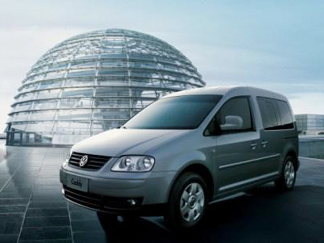  p>开迪(caddy)是在第5代高尔夫技术平台pq35上开发出的小型多功能车