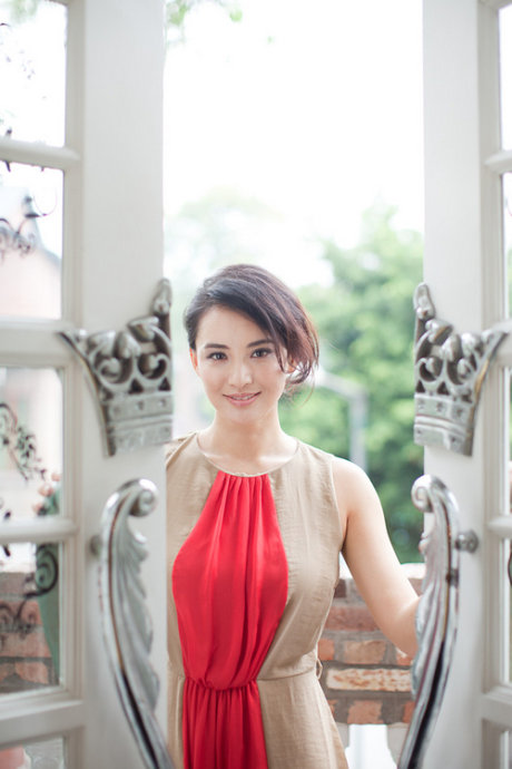  p>莫小奇(原名王萌萌,曾用名莫小棋,莫麒),1981年9月6日出生于中国