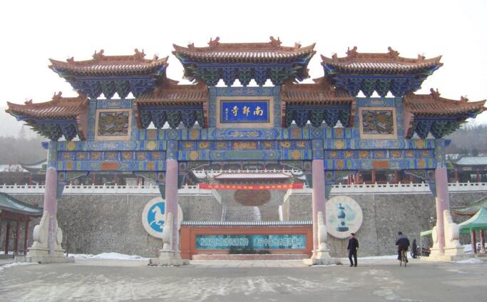 id="1835105">克东县 /a>昌盛乡所在地,是远近闻名的宗教旅游胜地