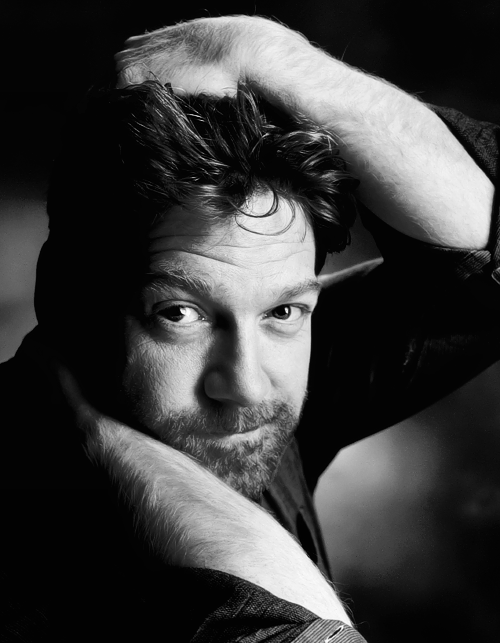  p>肯尼思·布拉纳,1960年12月10日出生于英国北爱尔兰贝尔法斯特