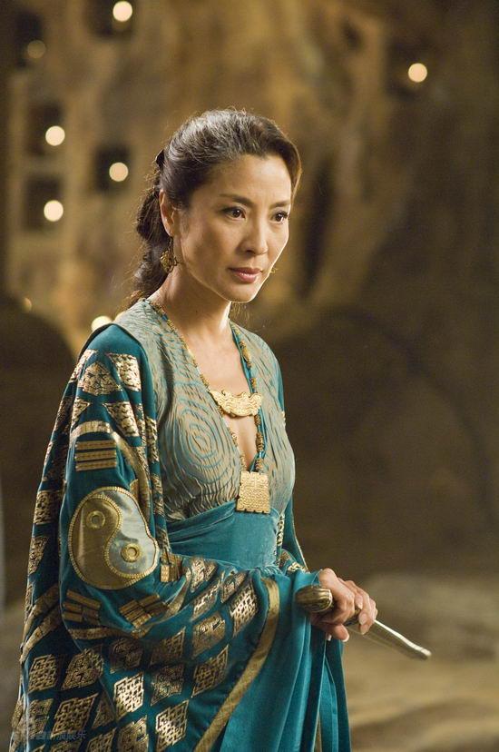  p>杨紫琼(michelle yeoh),1962年8月6日出生于马来西亚霹雳州怡保