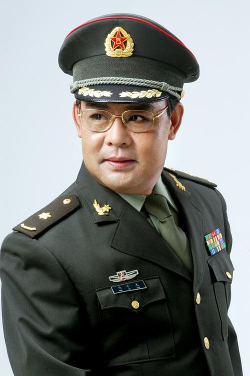 自幼喜爱绘画,河北唐山人,男低音歌唱家,总政歌舞团 a target="_blank