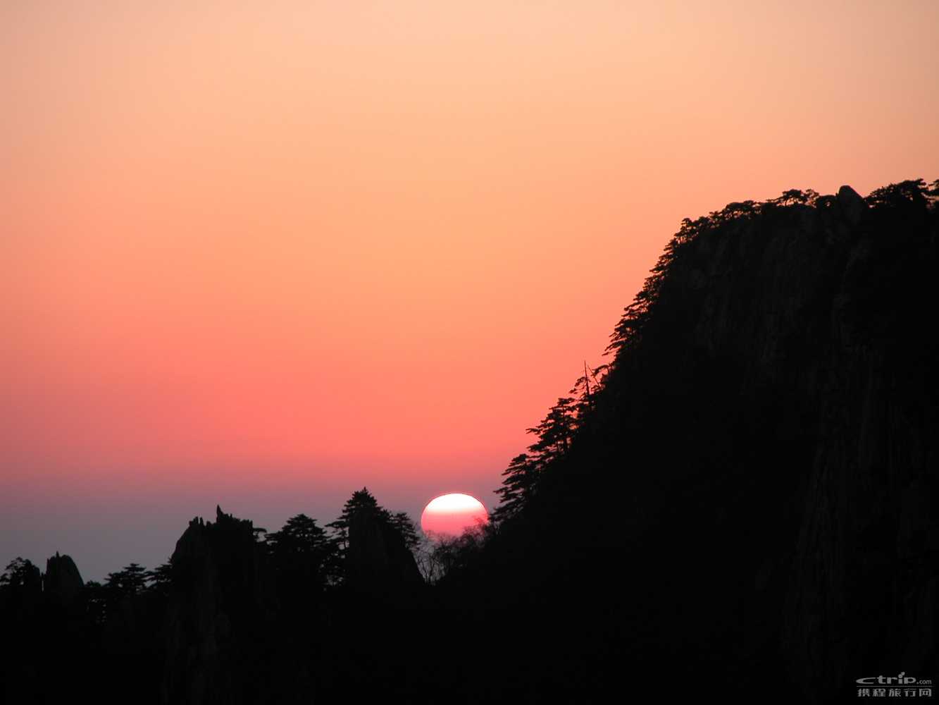 本词条介绍下列几处比较著名的狮子峰:安徽省黄山狮子峰,重庆缙云山