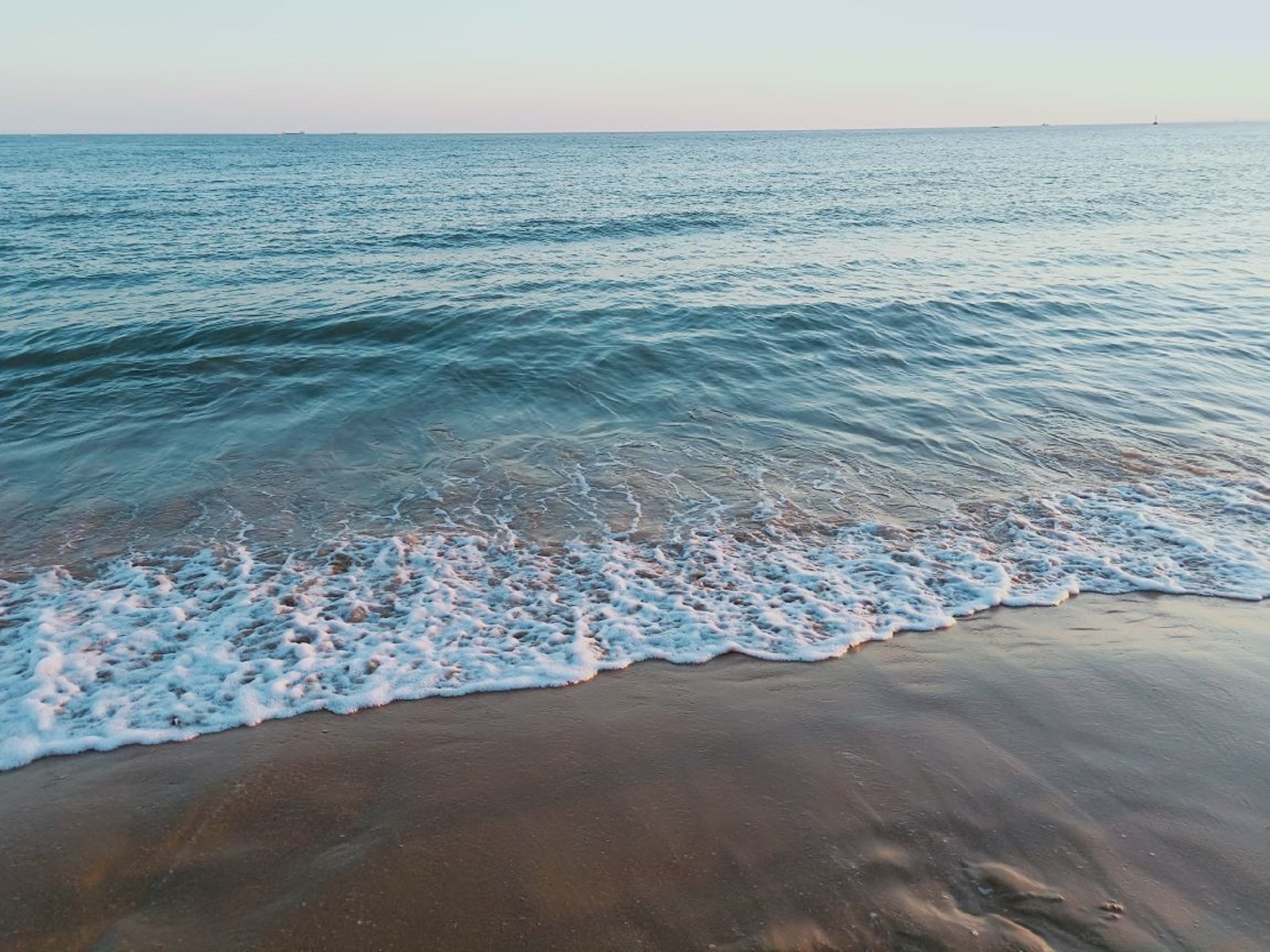  p>西沙湾是福建省泉州市惠安县 a target="_blank" href="/item/崇武