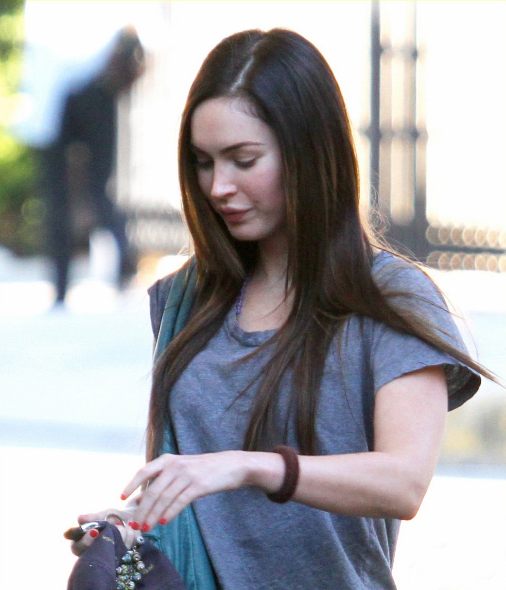  p>梅根·福克斯(megan fox),1986年5月16日出生于美国田纳西州罗克