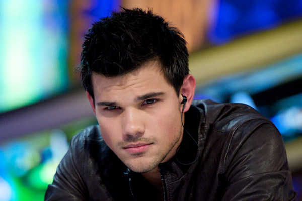  p>泰勒·洛特纳(taylor lautner),1992年2月11日出生于美国密歇根州