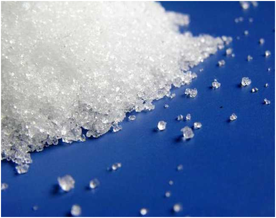 为硫酸盐类矿物芒硝族芒硝,经加工精制而成的结晶体.