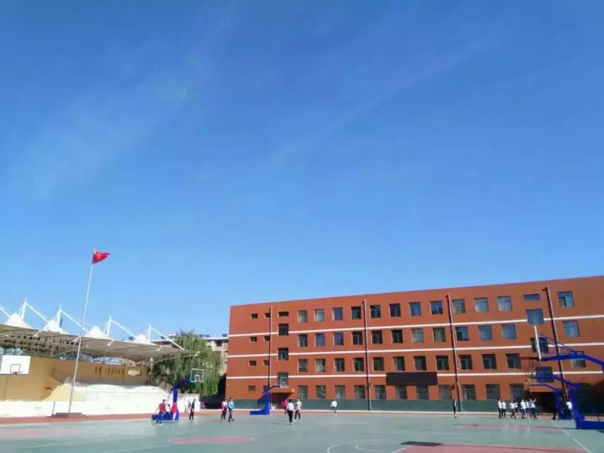  p> a target="_blank" href="/item/陇东学院附属中学/8340153" data