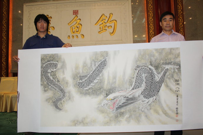  p data-id="gnawdrrxiy">张登强,中国书法家协会会员,文化部中国书画