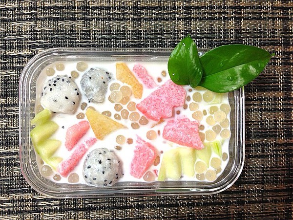 牛奶水果西米露