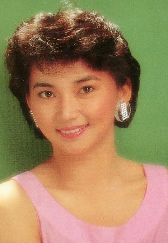  p>胡慧中,1958年5月4日生于台湾眷村,祖籍江苏省淮安市渔沟镇,中国