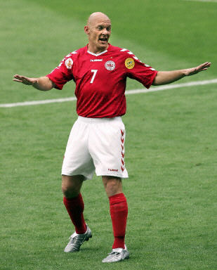  p>托马斯·格拉维森(thomas gravesen),1976年3月11日出生于丹麦