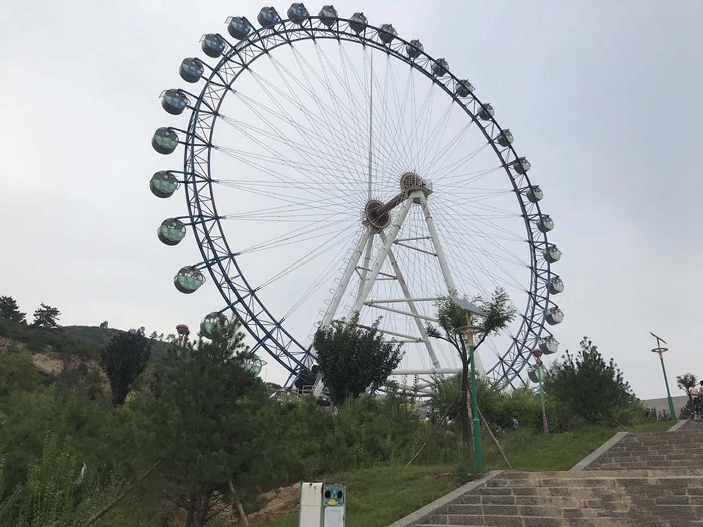  p>榆次乌金山欢乐谷,又名乌金山狂欢谷主题公园,坐落于 a href="#">