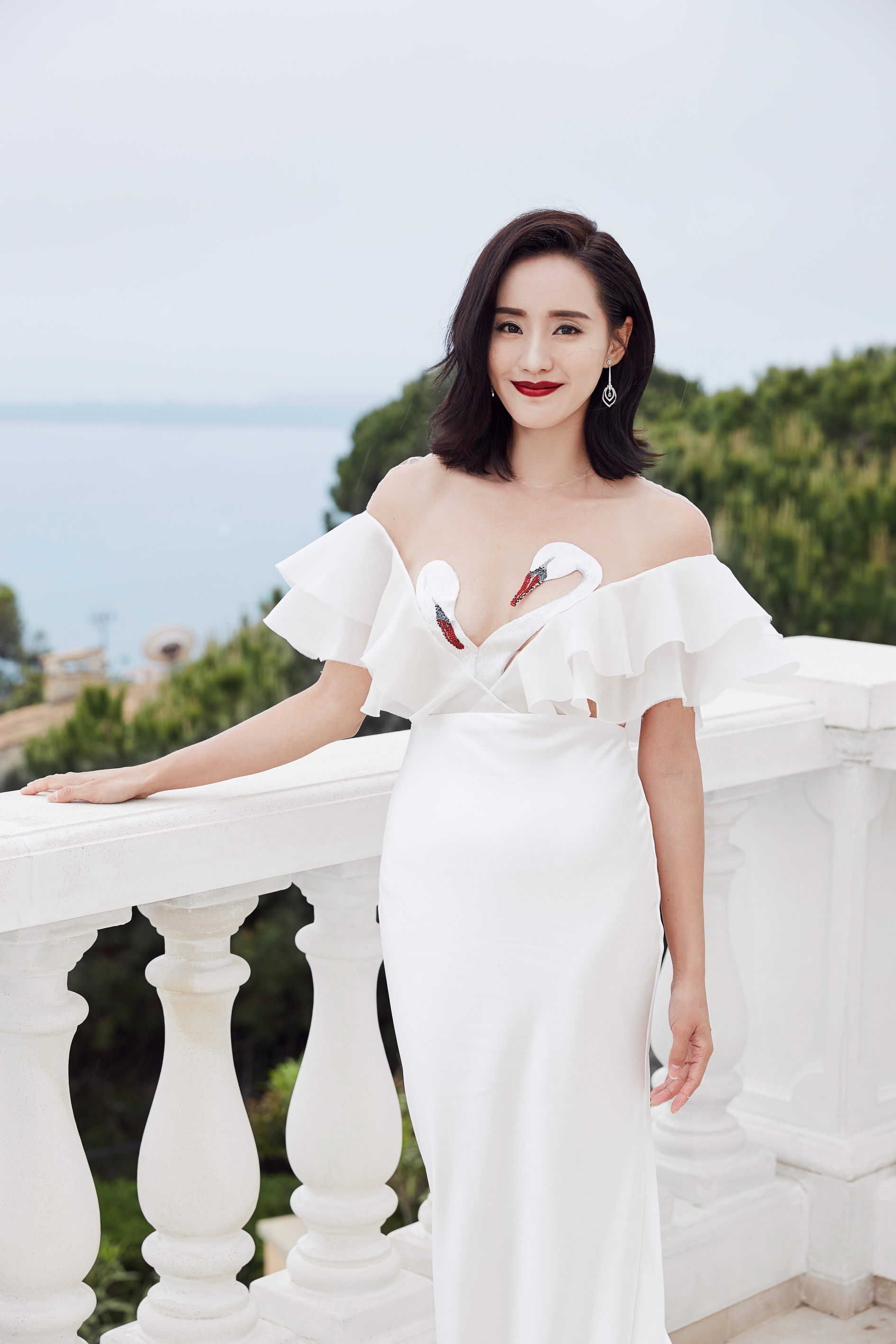  p>王智(原名王紫瑄),1982年7月29日出生于辽宁省鞍山市,中国内地女