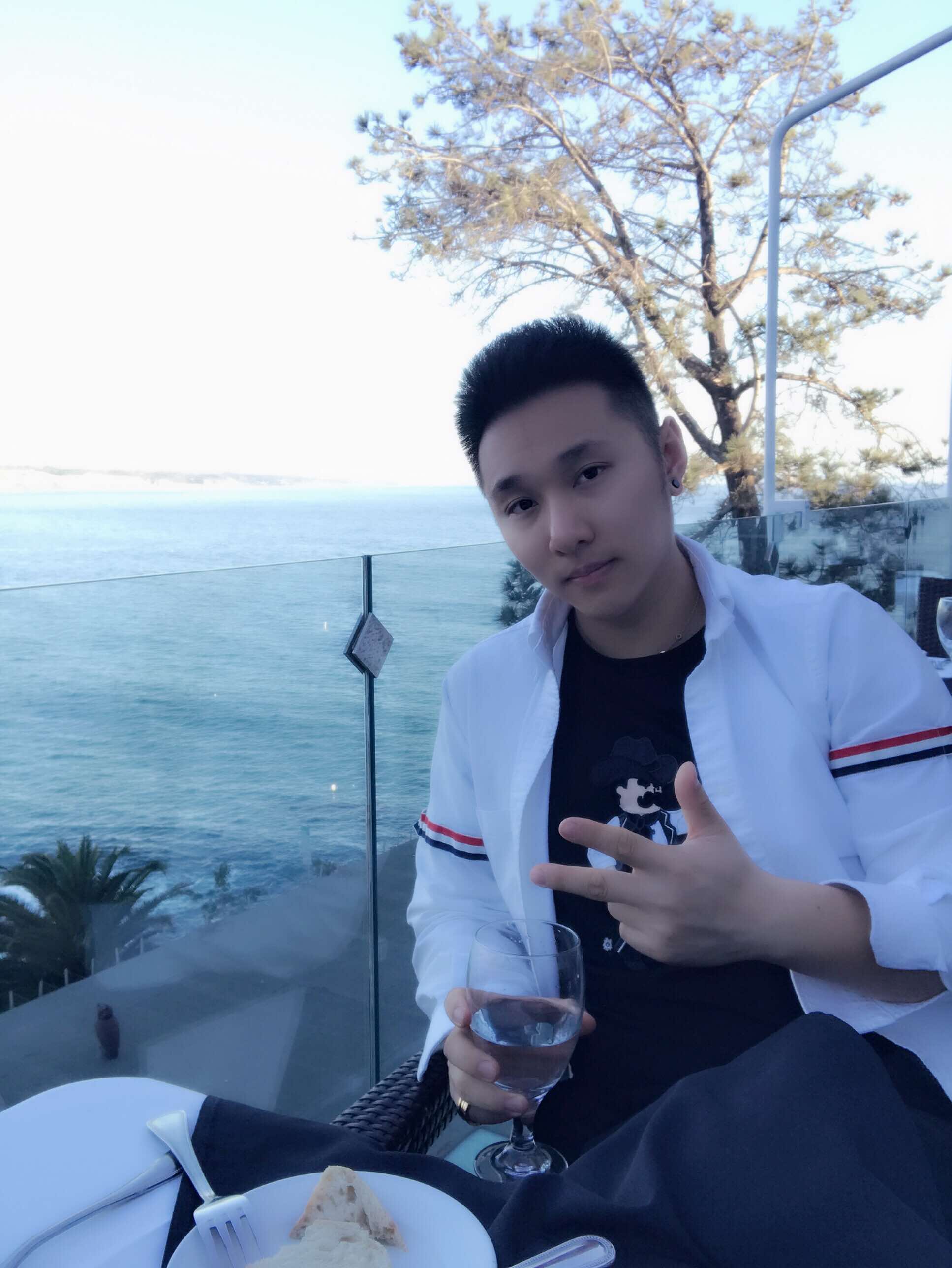  p>王凯峰,英文名jason_wang,1992年6月20出生于辽宁省 a href="#"