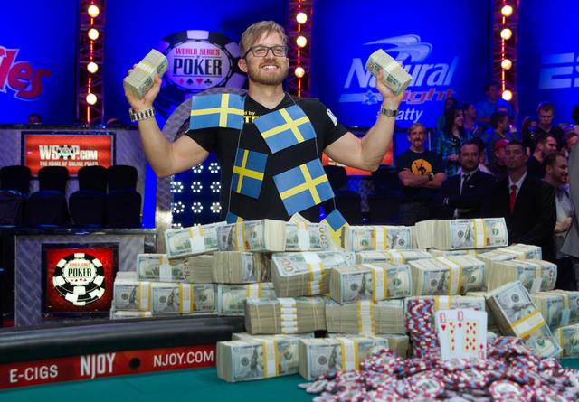  p>德克萨斯扑克全称texas holdem poker,中文简称德州扑克.