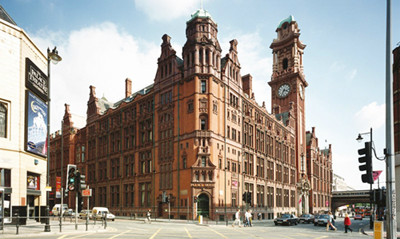  p data-id="go0htk4gel">索尔福德大学(university of salford)毗邻