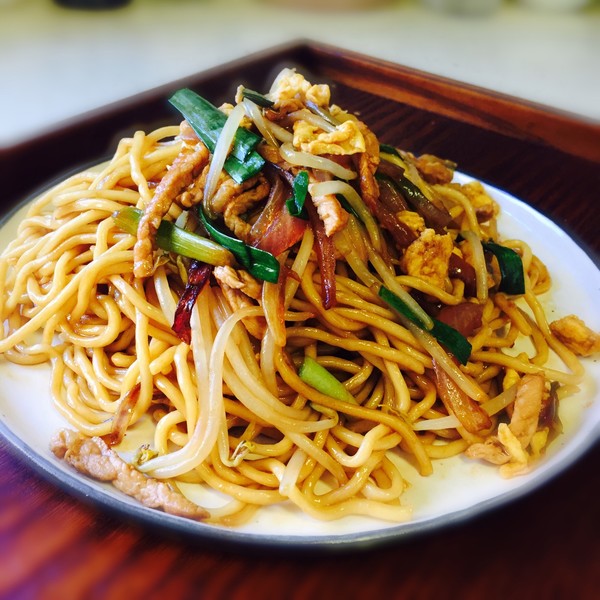 杏鲍菇西葫芦瘦肉丝炒面