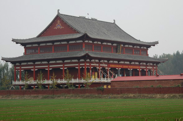  p>泊莲寺又名泊莲禅寺,位于河北省泊头市肖圈村,建于2005年. /p>