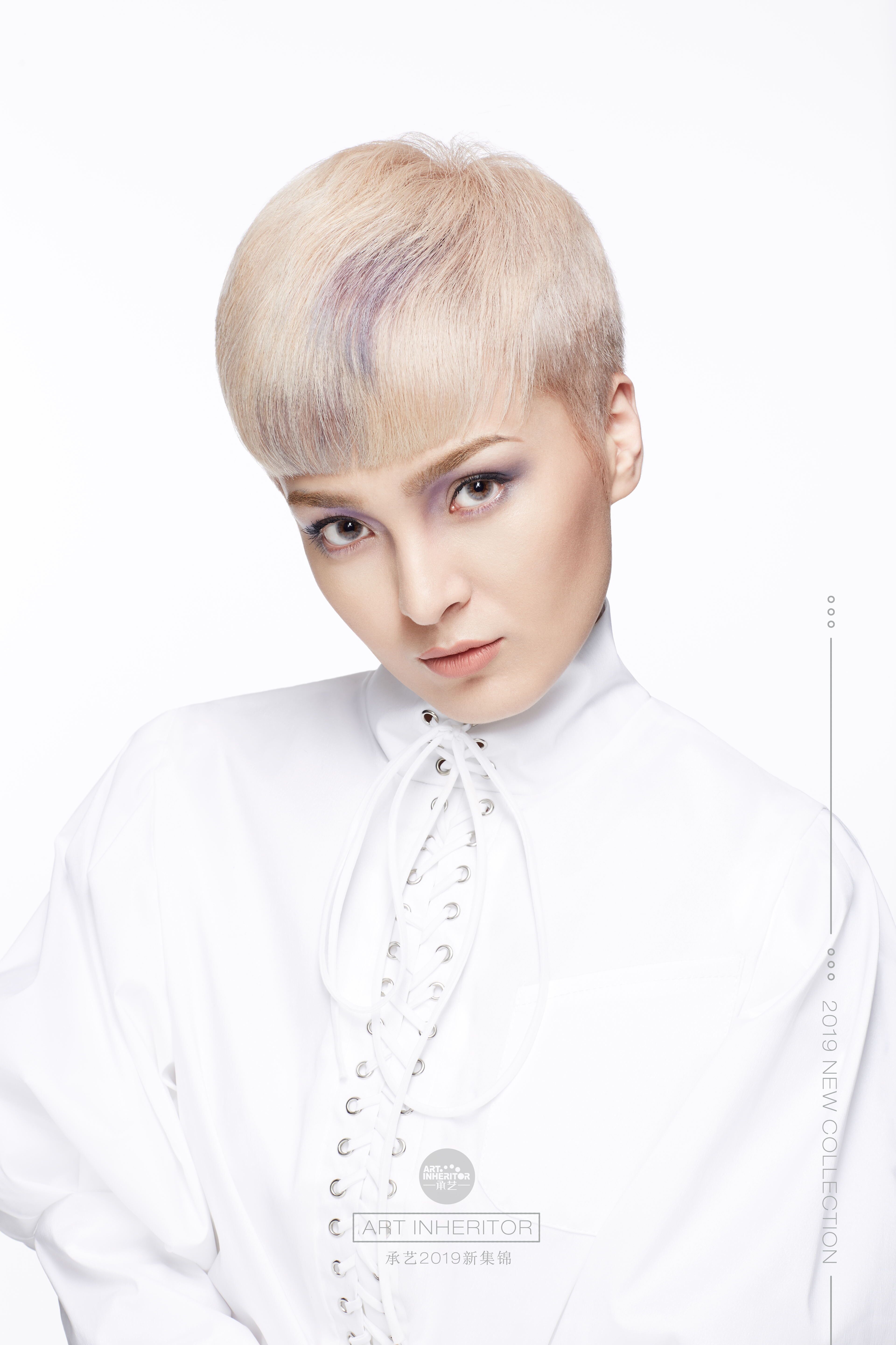  p data-id="gnav0s7z1v">吴化平,国际美发大师,1987年-1999年在上海