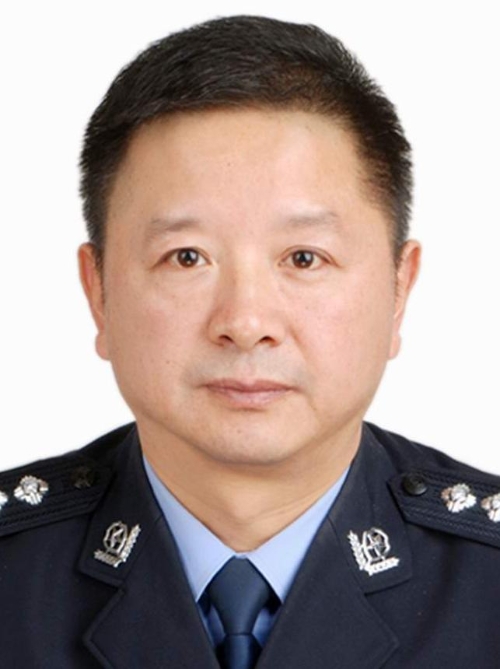 class="ref" data-ctrid="sitsagy8wffl">现任浙江省杭州市桐庐县公安