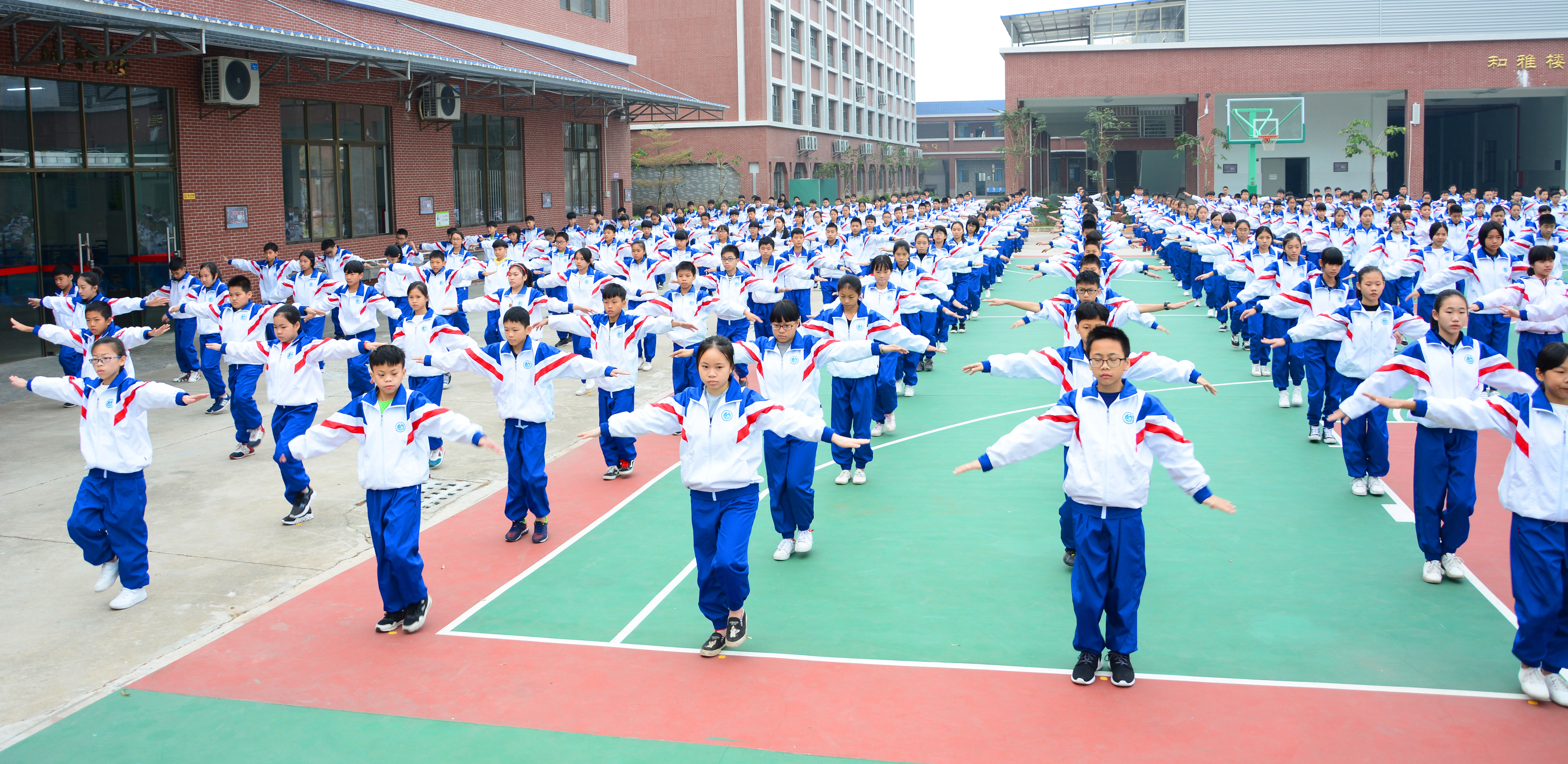  p data-id="gnat1smeuz">阳江市广东两阳中学附属实验学校为市直属