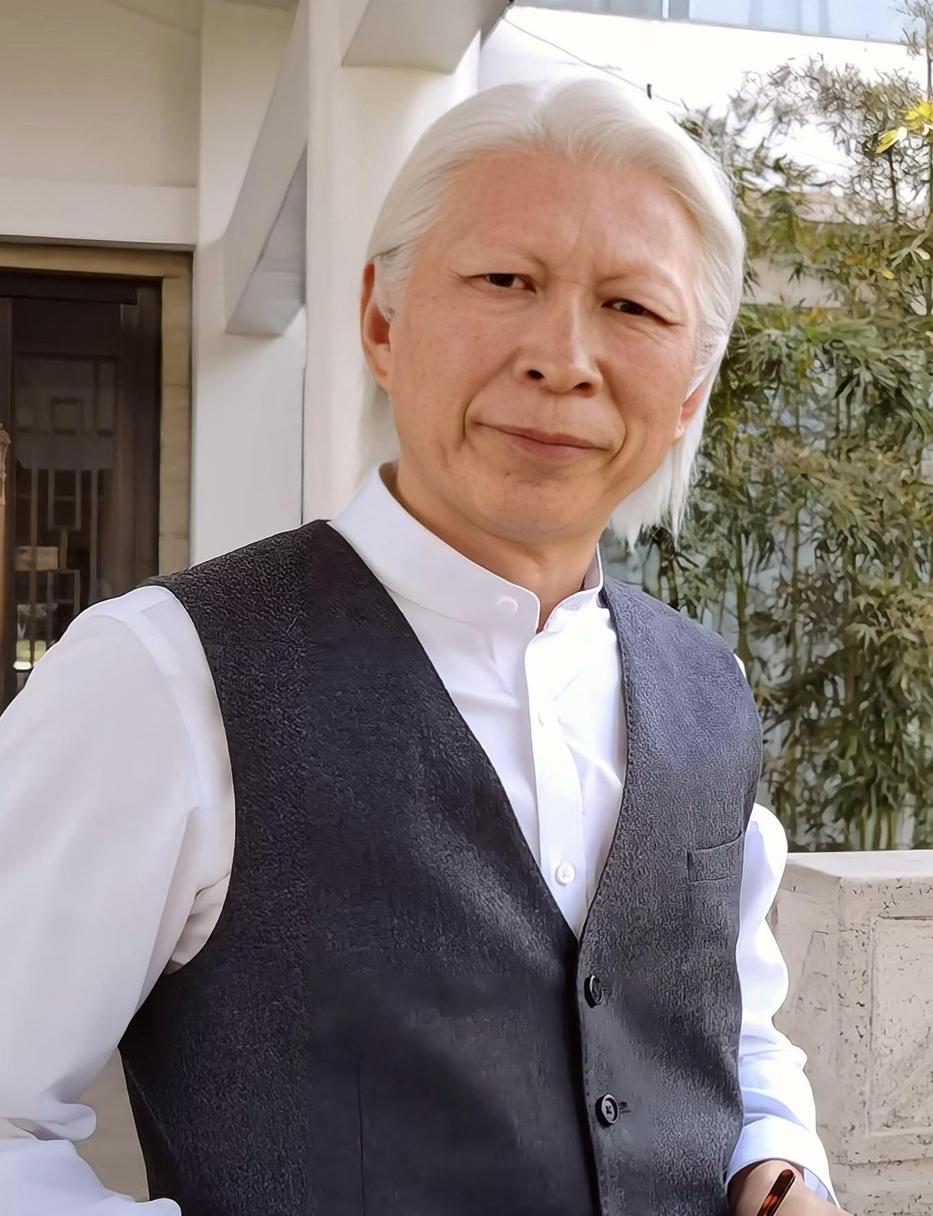 李明