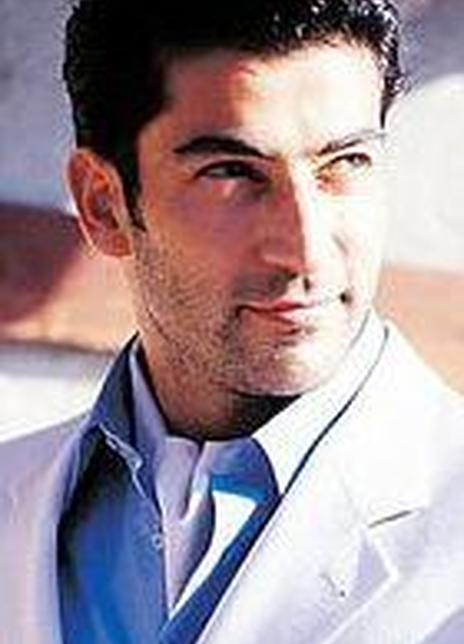 1974年6月18日生于土耳其,是一名演员