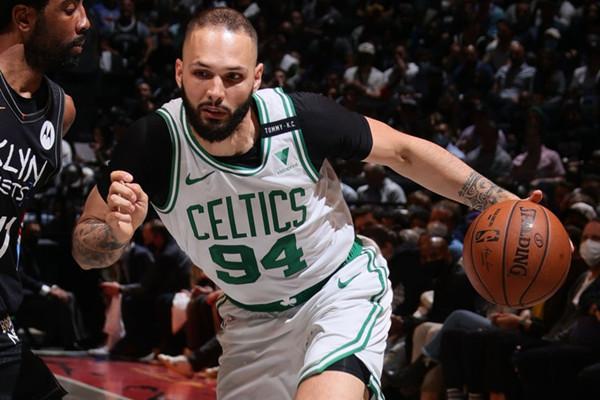  p>埃文·富尼耶(evan fournier),1992年10月29日出生于 a target="