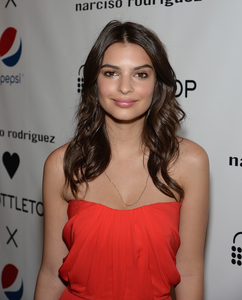  p>艾米丽·拉塔科夫斯基(emily ratajkowski),1991年6月7日出生于