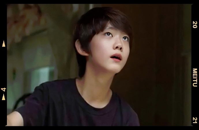  p>洪泰艺(         ),2000年4月15日出生,韩国儿童演员.