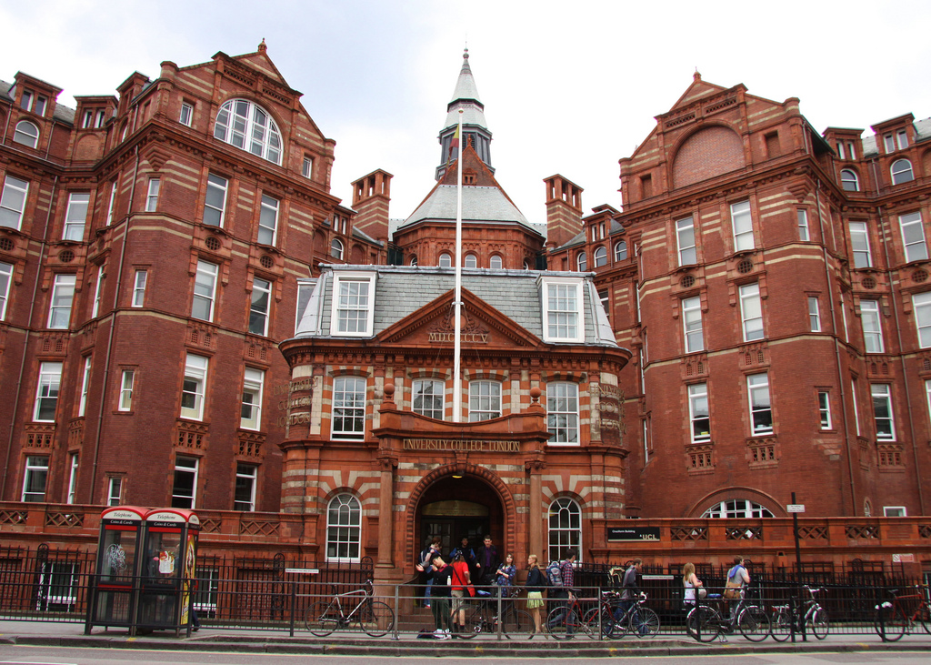 原名"伦敦大学",1826年创立于 a target="_blank" href="/item/英国