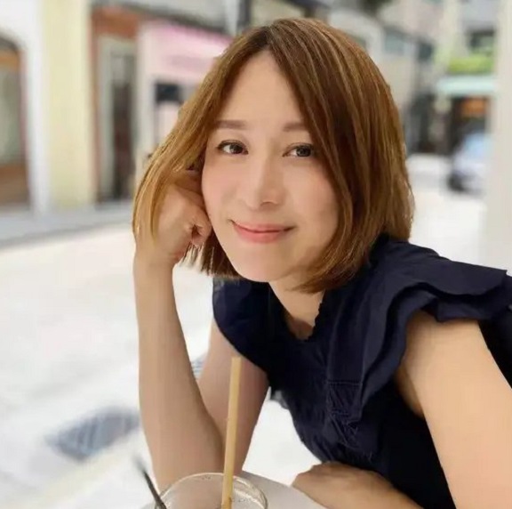  p>邝文珣,1976年4月3日出生于中国香港,香港 a target="_blank" href