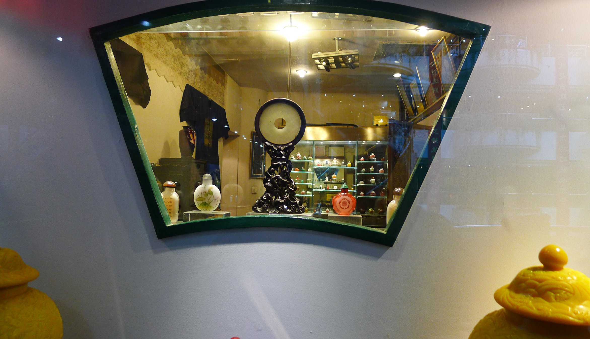  p data-id="gnatcicg0w">中国首家文物监管旧货市场,亚洲最大的古玩