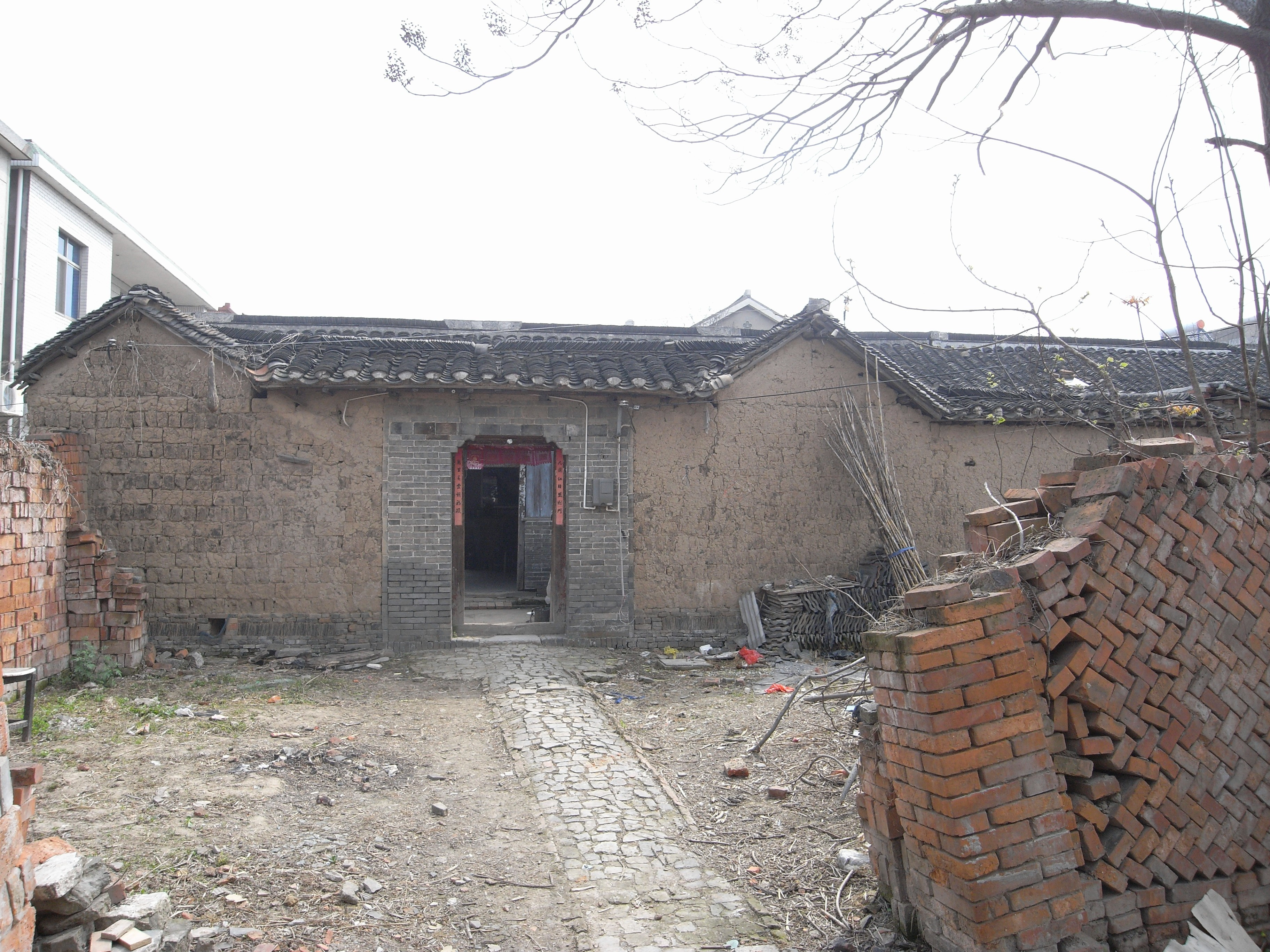 住宅位于扬州市蜀冈瘦西湖风景名胜区管委会槐南村杭家一组,民国建筑
