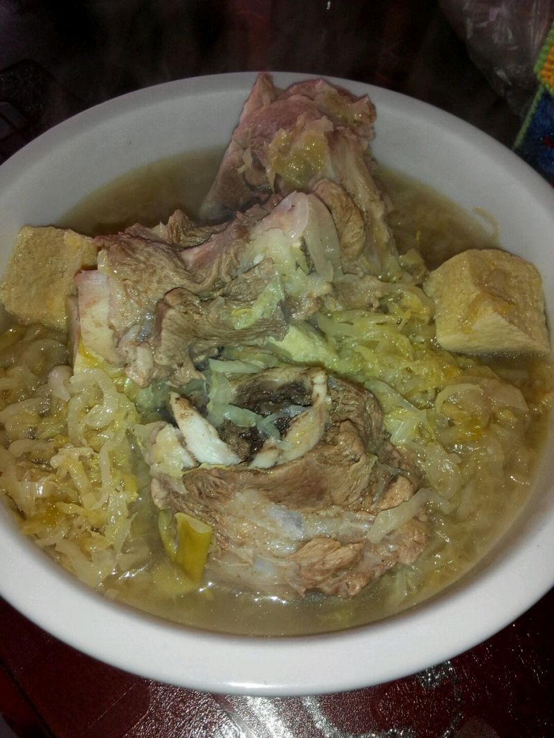 酸菜炖大骨头