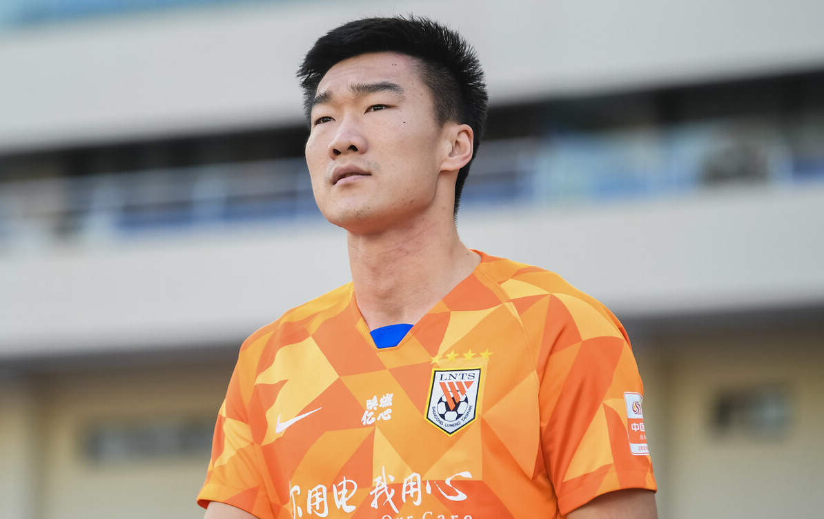 青岛/60244" data-lemmaid="60244">青岛 /a>,中国职业足球运动员