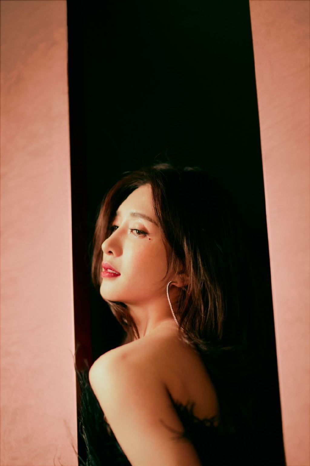  p>江疏影,1986年9月1日出生于上海,中国内地女演员,毕业于 a target=