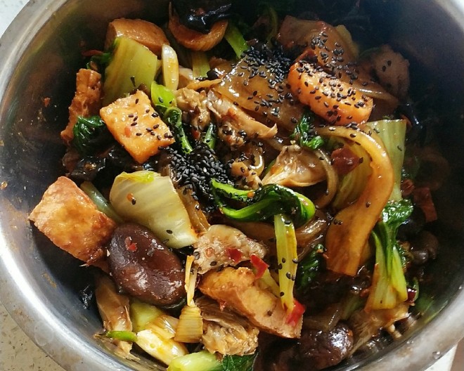  p>福星麻辣香锅源于重庆缙云山土家风味,是当地老百姓的家常做法,以
