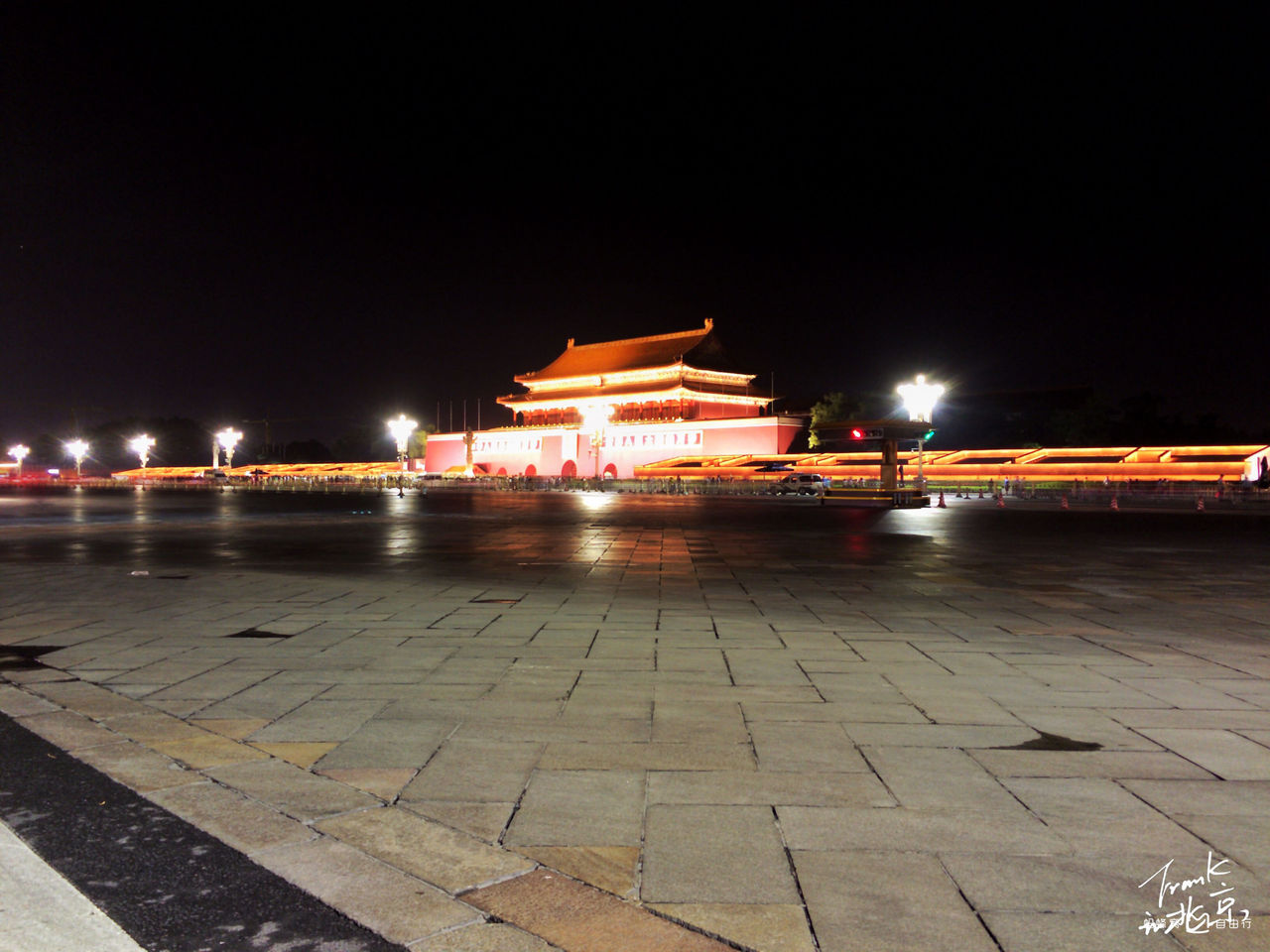  p data-id="gntr6m41mz">长安街是中国北京市境内一条连接东城区与