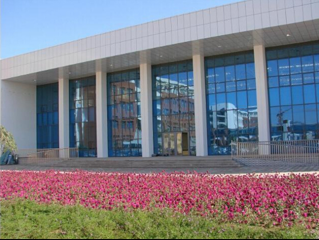 宁城县高级中学