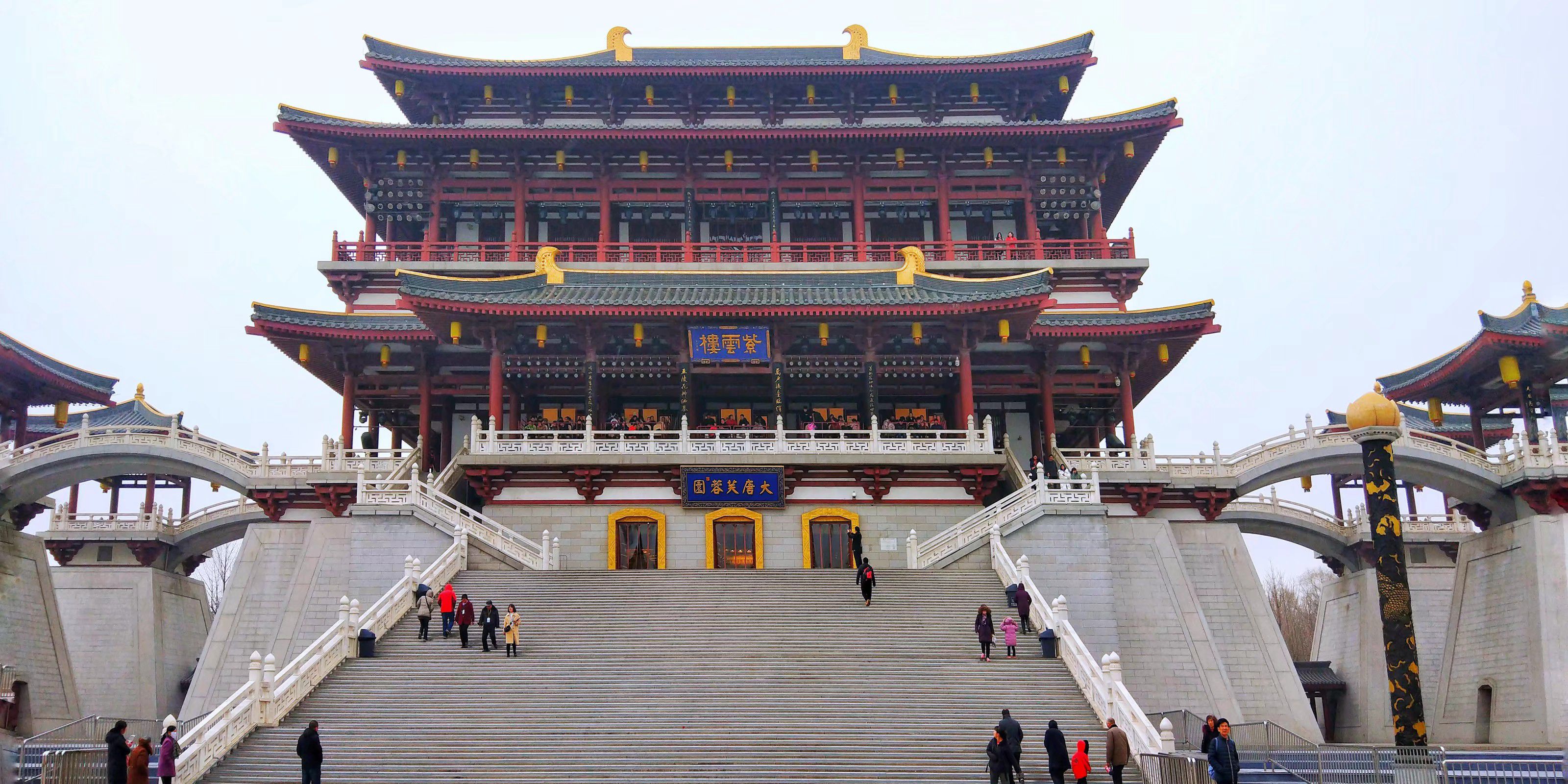  p data-id="gnx24o843j">芙蓉园也叫芙蓉苑,是隋朝和唐朝的皇家禁苑