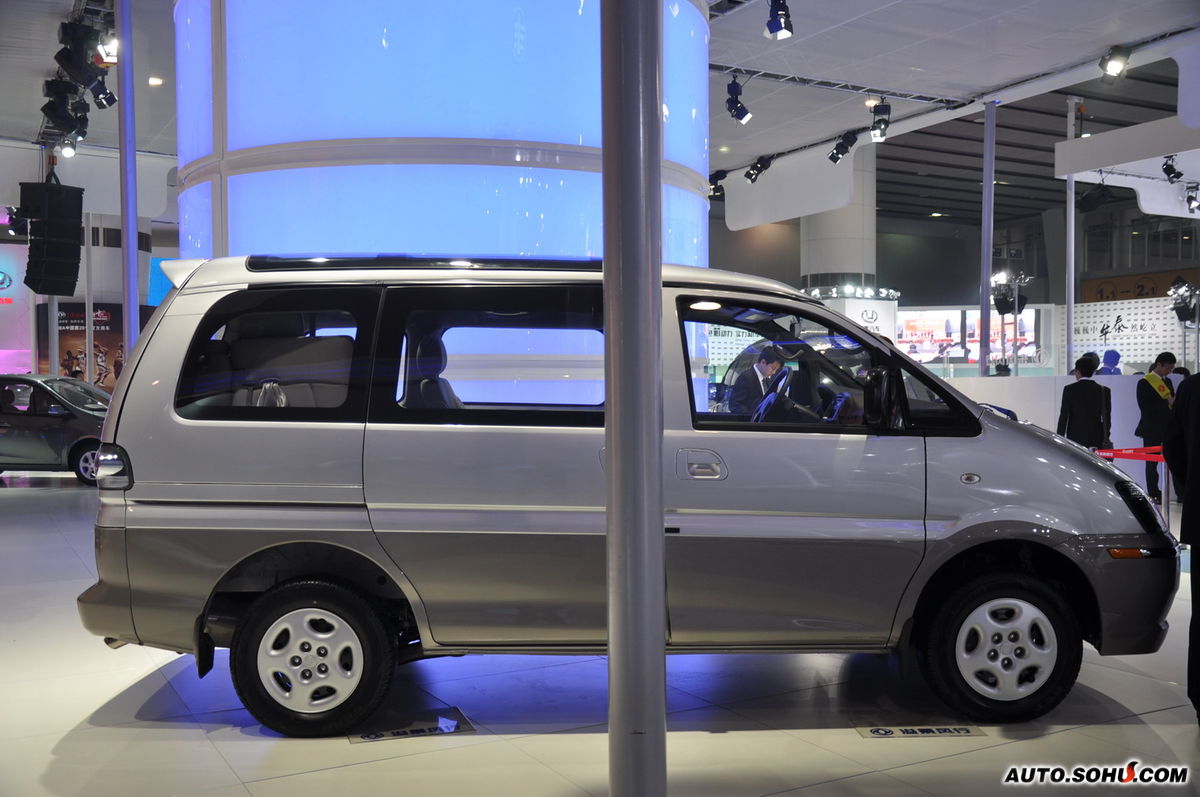  /a>旗下乘用车品牌东风风行于2001年推出的中国第一辆自主品牌商务m