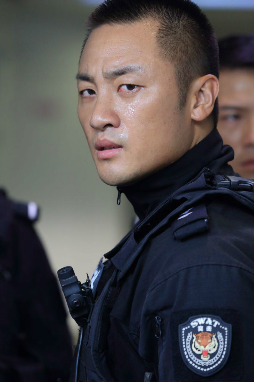  p>王天野,1980年1月8日出生于江苏省,中国内地男演员,毕业于 a