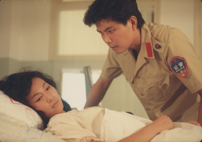  p>《生死之间》由 a target="_blank" href="/item/上海电影制片厂