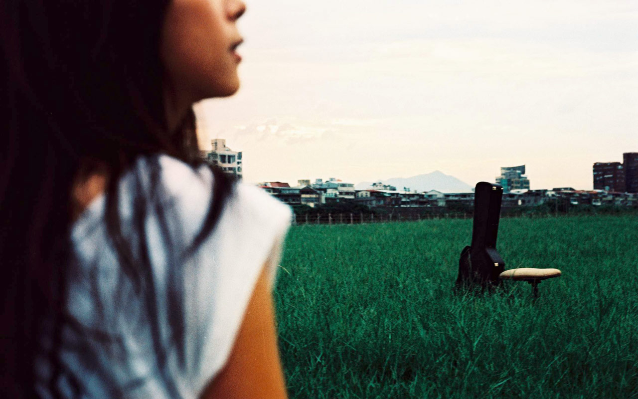  p>陈绮贞(cheer),1975年6月6日出生于台湾省台北市,中国台湾民谣女