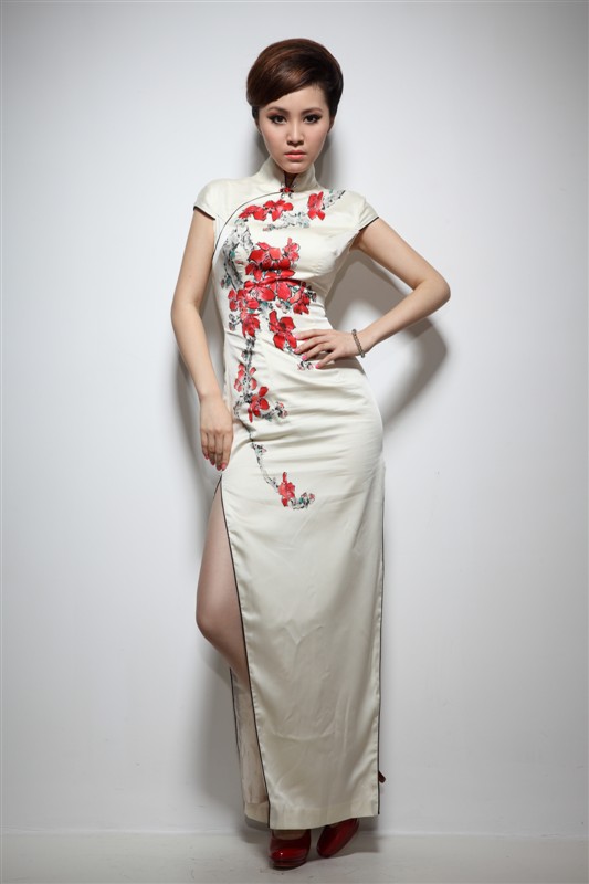  p data-id="gnws29xs0y">第二届西关小姐冠军,最具时尚魅力奖,2000年