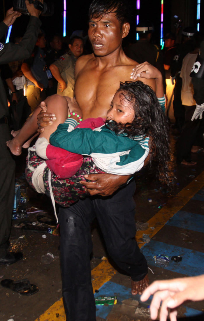 11·22柬埔寨踩踏事故