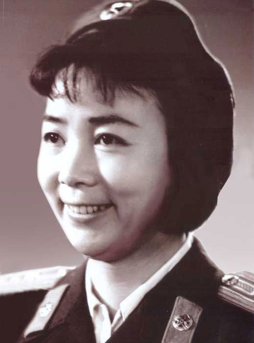 田华